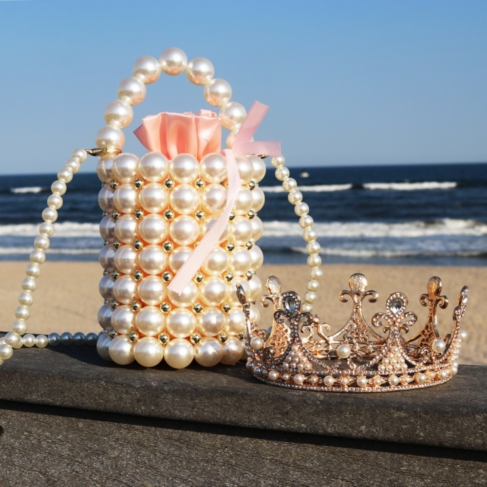 Host Pick! ๐ Gorgeous Pearl Bucket Mini Tote Haute Couture Handbag - Picture 12 of 16